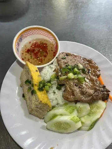 Hình ảnh Cơm Sườn Chả