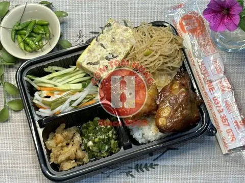 Hình ảnh Combo 8 - Cơm sườn cọng bì chả