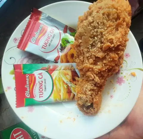 Hình ảnh Đùi gà kèm nước coca