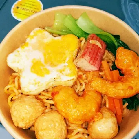 Hình ảnh Mì Trộn Xúc Xích