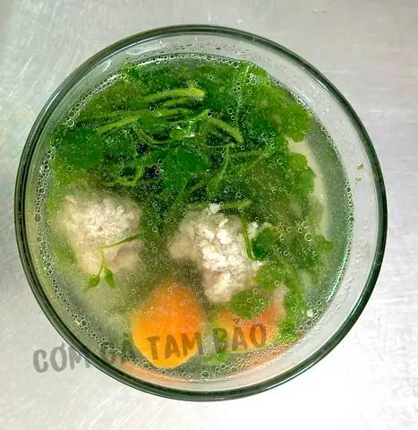 Hình ảnh Canh xà lách xoong thịt viên