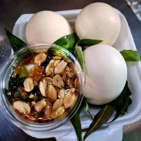 Hình ảnh Hột Gà Chấm Me
