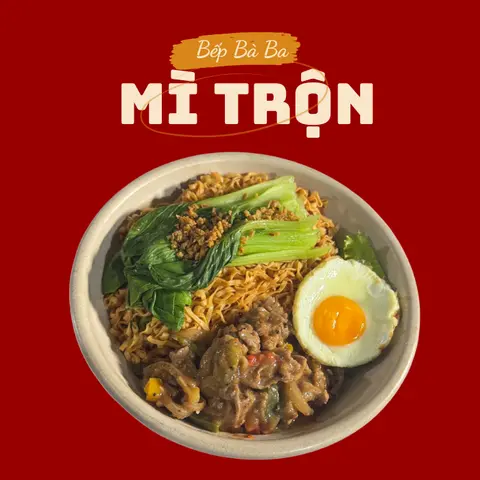 Hình ảnh Mì trộn bò sốt tiêu ốp la