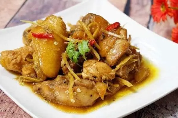 Hình ảnh cơm gà kho gừng 