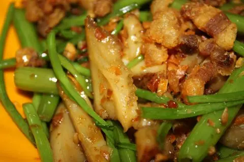 Hình ảnh ốc khế xào rau muống 