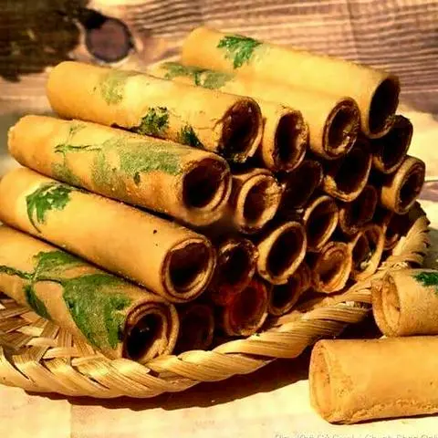 Hình ảnh Bánh ống ngò nhân đậu phộng (400g)