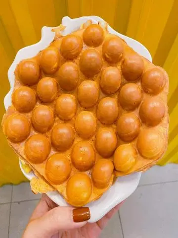 Hình ảnh Bánh trứng truyền thống nhân đậu đỏ