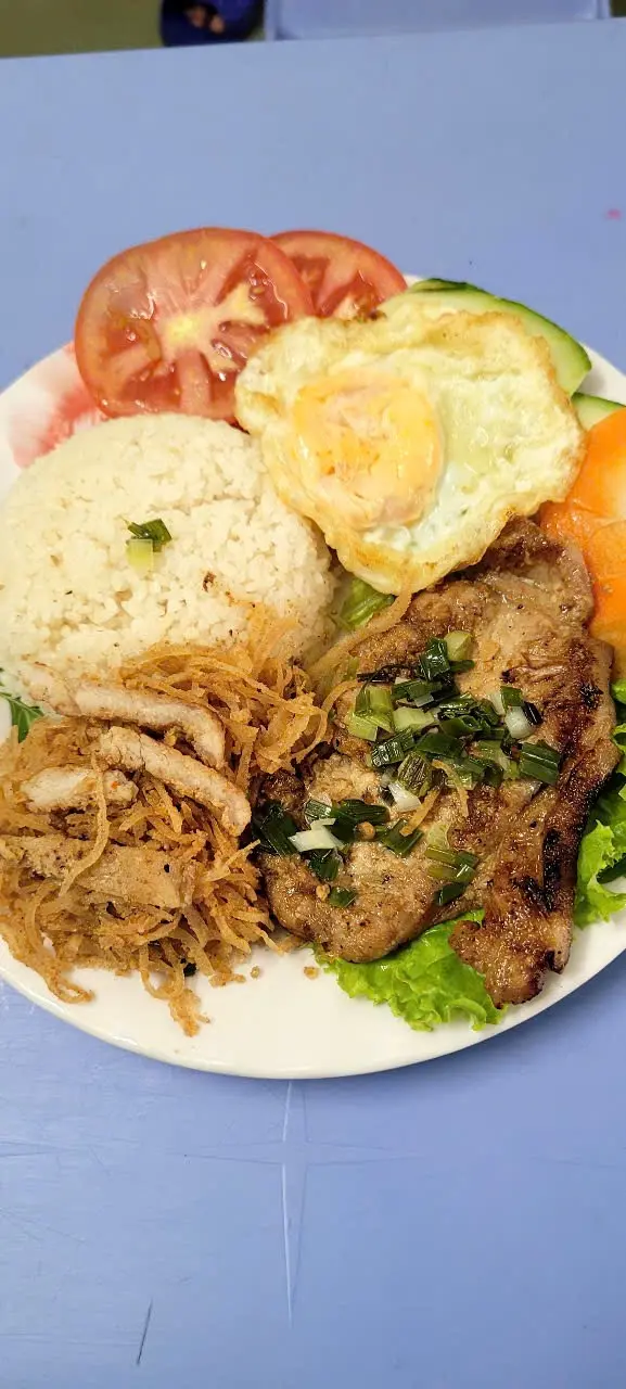 Hình ảnh cơm tấm sườn - bì - ốp la 