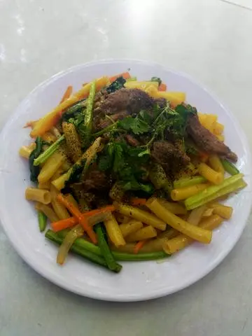 Hình ảnh Nui xào bò