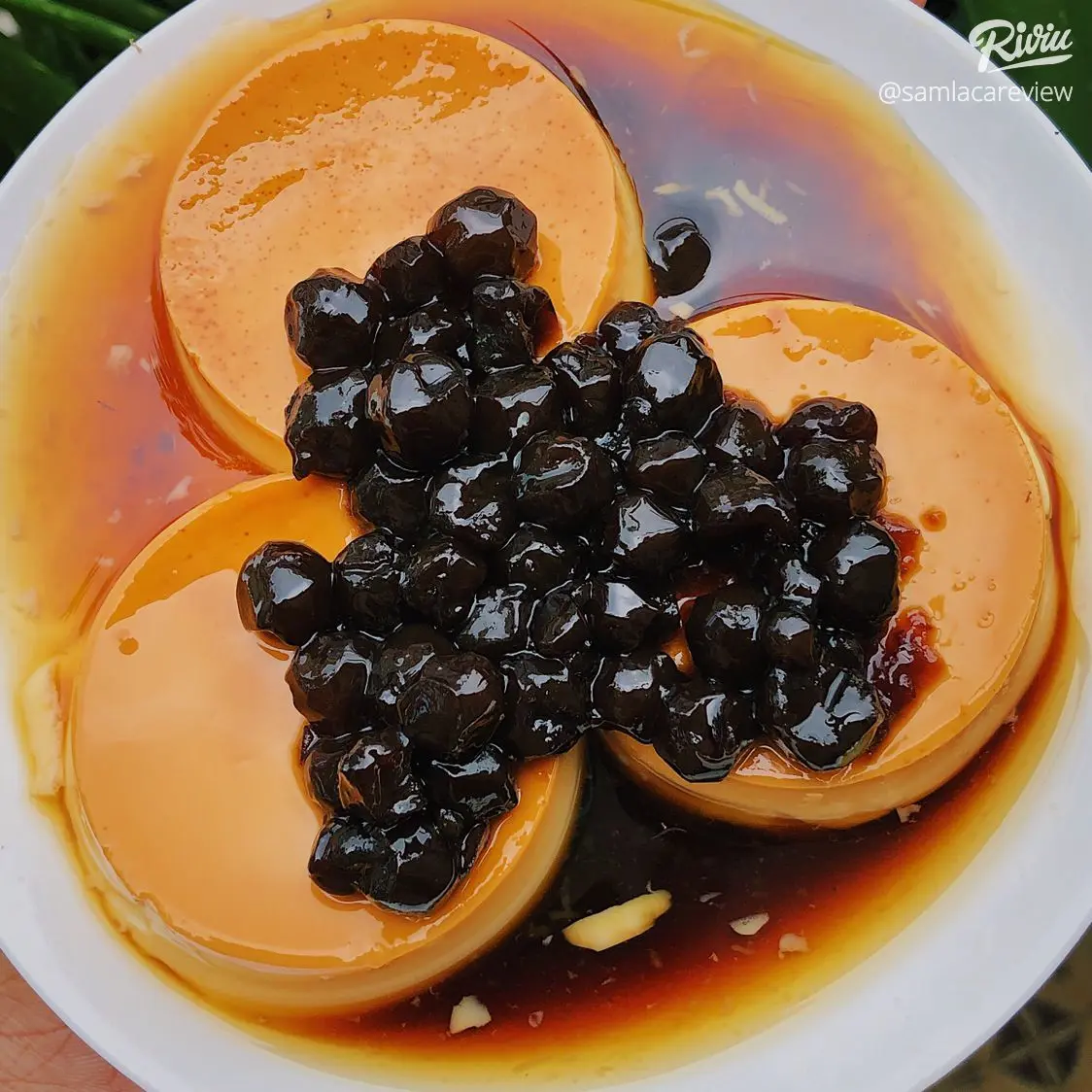 Hình ảnh Bánh Flan Sữa Tươi, Trân Châu Đen Nước Cốt Dừa 3 Cái