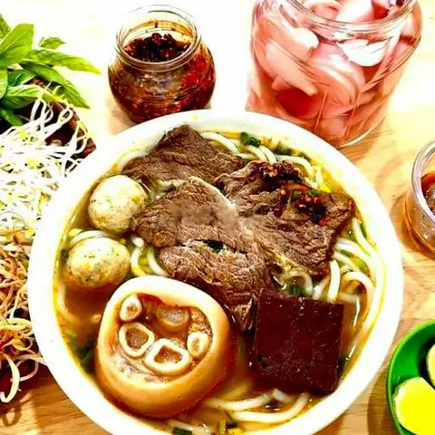 Hình ảnh Tô đầy đủ