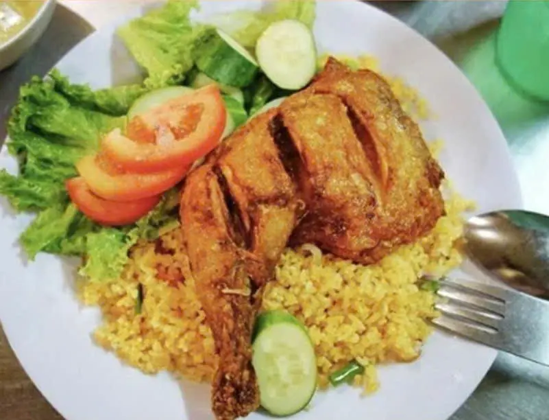 Hình ảnh cơm gà xối mỡ