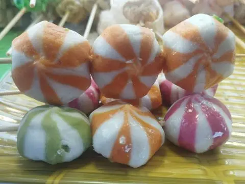 Hình ảnh bánh bao 3 màu ( 3 viên) 