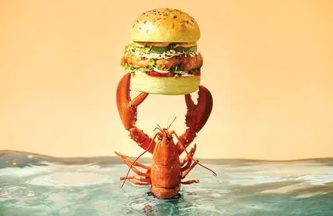 Hình ảnh Burger Tôm (đặc biệt) + xúc xích + trứng + phô mai