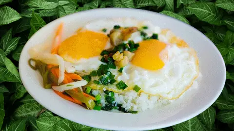 Hình ảnh Cơm tấm 2 trứng ốp la