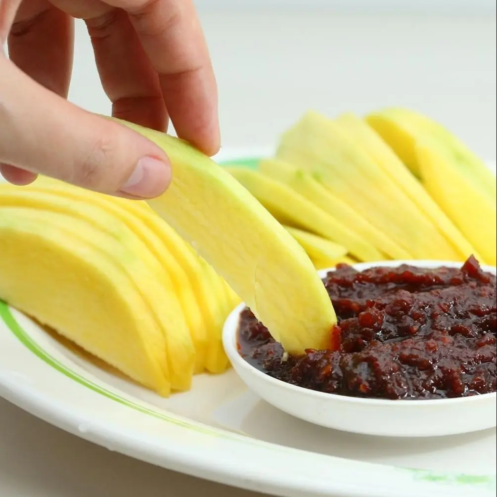 Hình ảnh Xoài Chua Mắm Ruốc Hộp (350g)