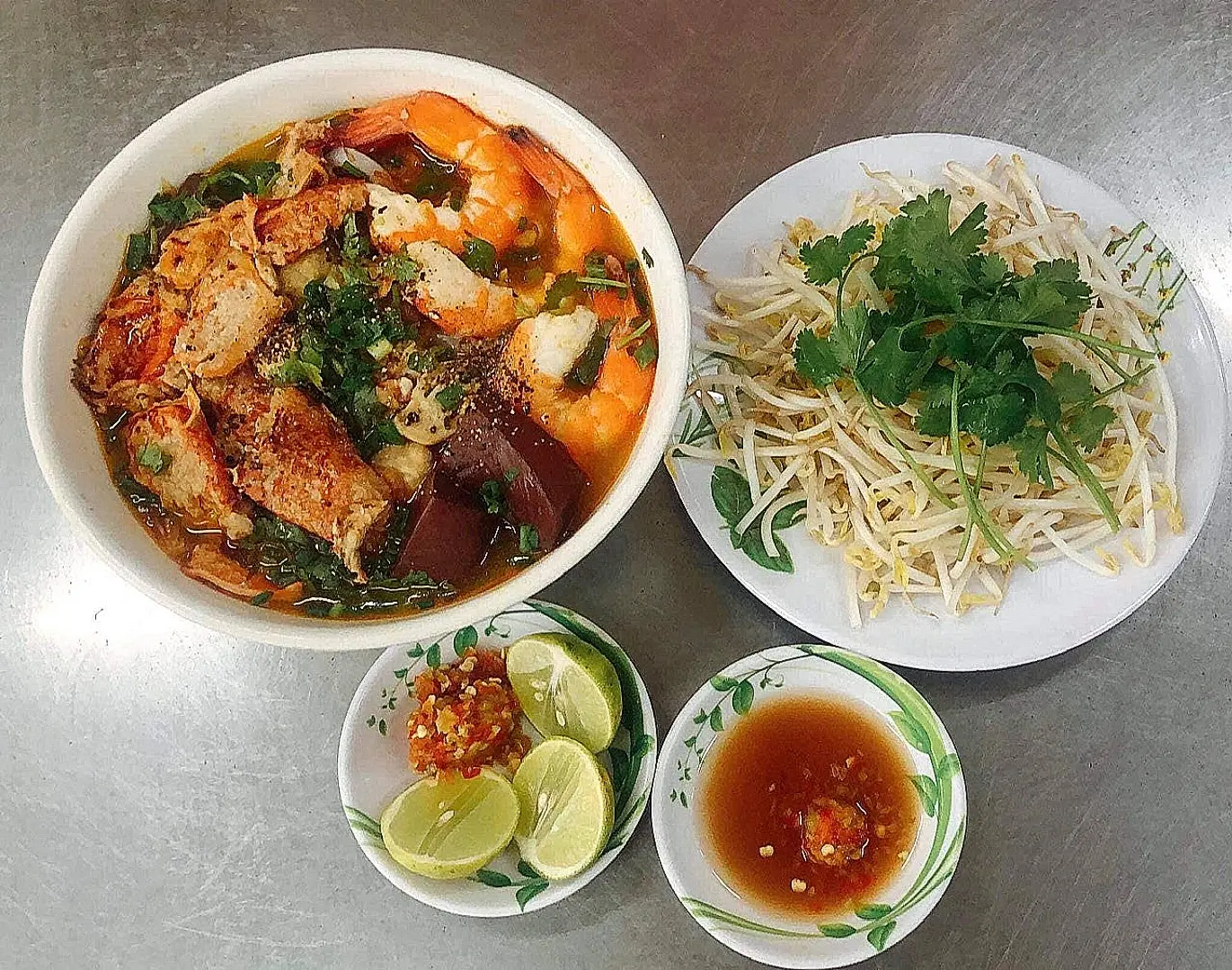 Hình ảnh Bánh canh cua tô nhỏ