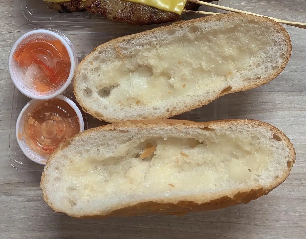 Hình ảnh Bánh Mì Nướng Bơ