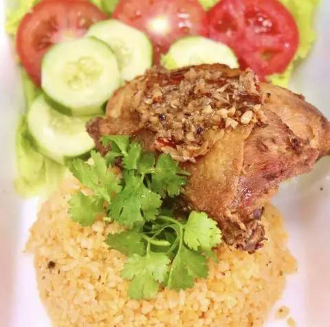 Hình ảnh CƠM ỨC GÀ XỐI MỠ