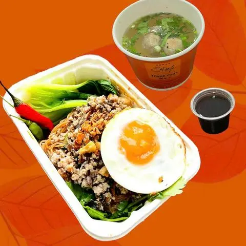Hình ảnh Hủ tíếu/Mì trộn thịt nạc băm trứng opla