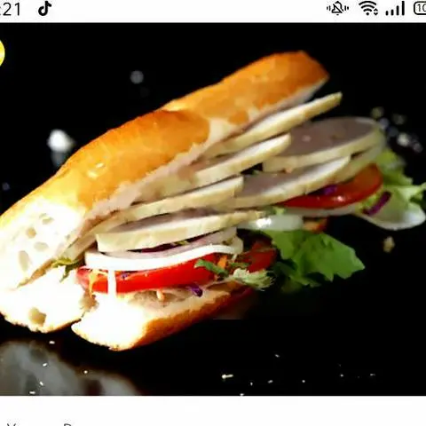 Hình ảnh Bánh mì chả lụa muối tiêu