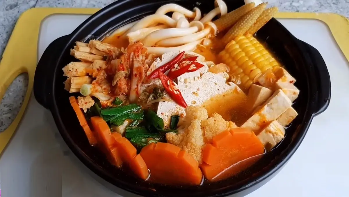 Hình ảnh Mì cay Hàn Quốc chay