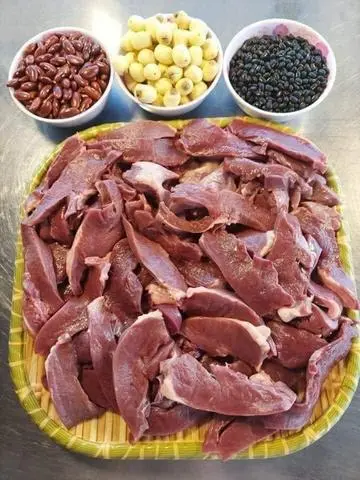 Hình ảnh Cháo tim hầm bơ mix gạo lứt đậu đỏ
