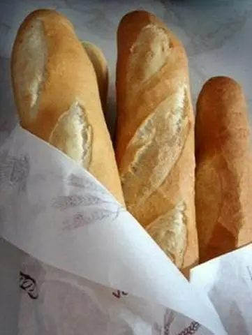 Hình ảnh Bánh mì baguette