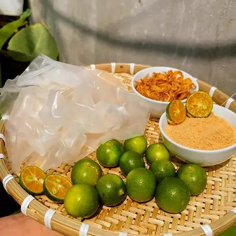 Hình ảnh Bánh tráng phơi sương tròn - muối nhuyễn - hành phi - tắc