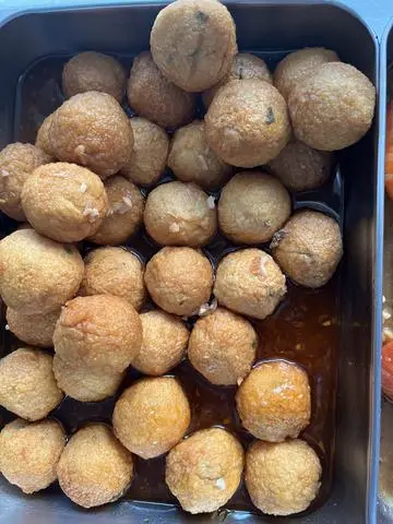 Hình ảnh chả cá bọc trứng cút kho