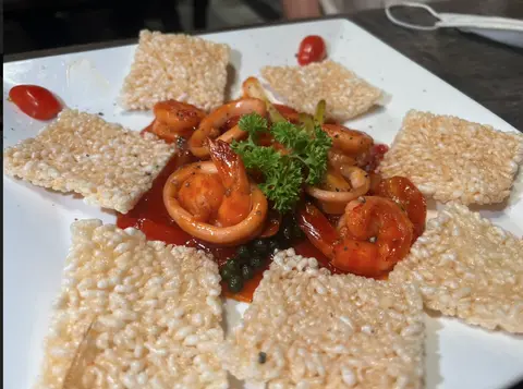 Hình ảnh Cơm cháy sốt hải sản