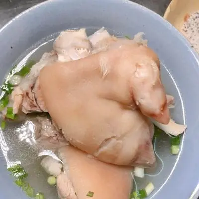 Hình ảnh Giò heo thêm