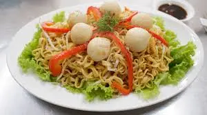 Hình ảnh Mì trộn cá viên