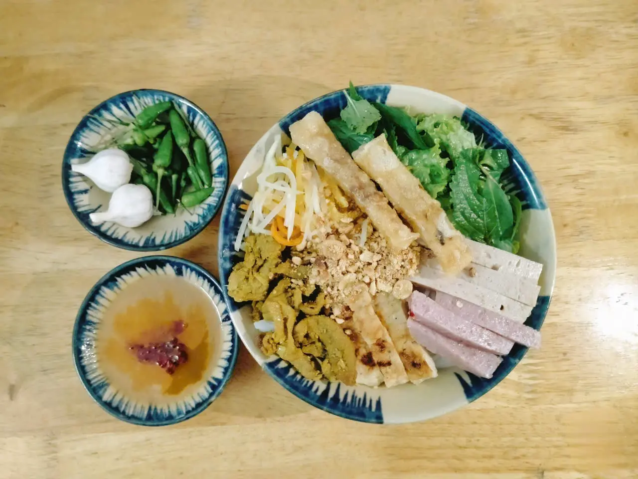Hình ảnh Bún khô đặc biệt - pepsi