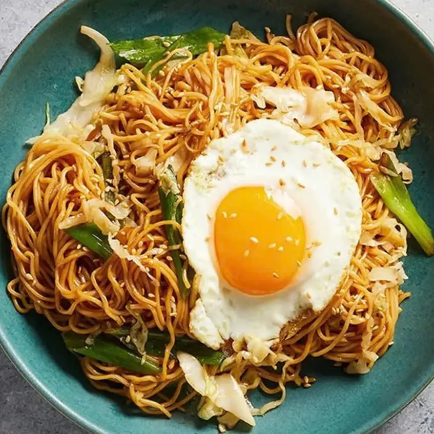 Hình ảnh Mì xào trứng ốp la