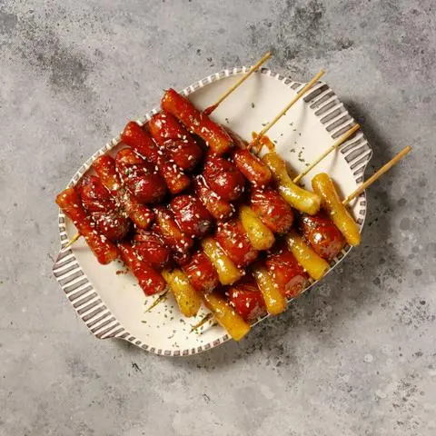 Hình ảnh Xúc xích bánh gạo xiên que