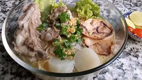 Hình ảnh Hủ tiếu mềm khô xương