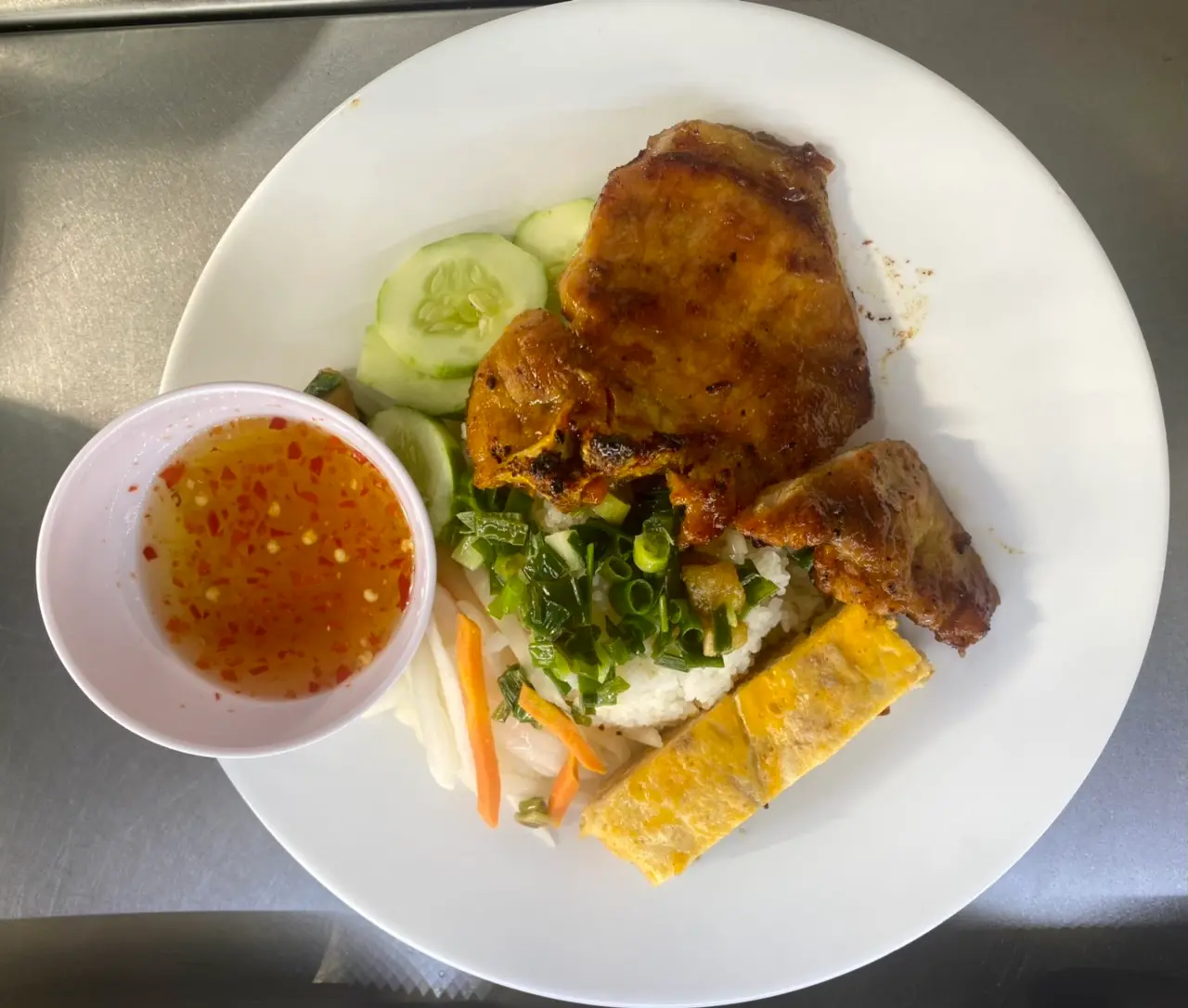 Hình ảnh Cơm tấm sườn chả