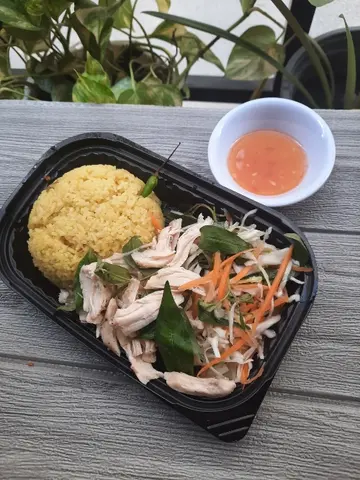 Hình ảnh Cơm ức xé - ăn no không lo tăng cân