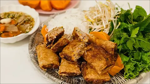 Hình ảnh Bún nem cua bể