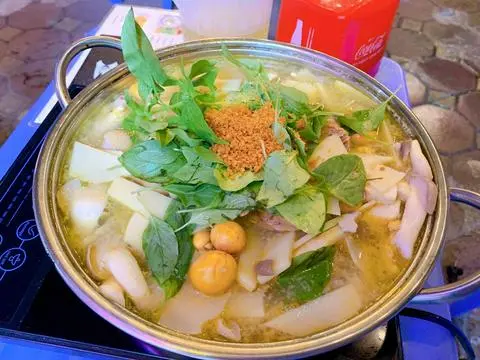 Hình ảnh Lẩu gà lá é 2-3 người
