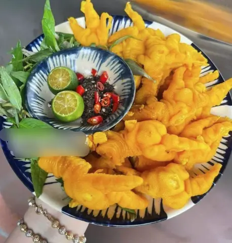 Hình ảnh Chân gà ủ muối + kèm nước chấm thần thánh