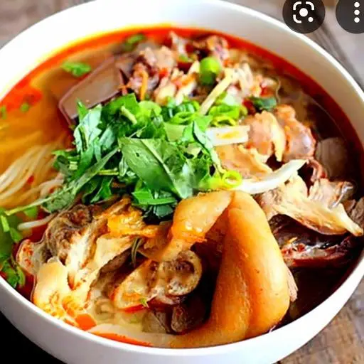 Hình ảnh Bún bò gân giò heo