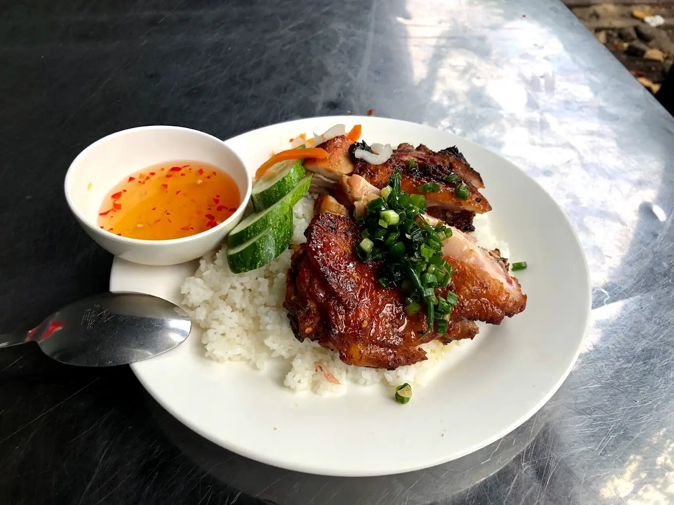 Hình ảnh Cơm tấm sườn non nướng