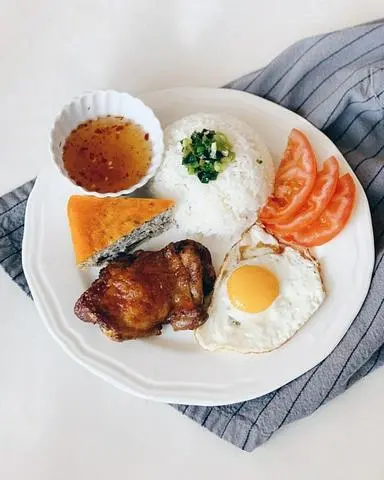 Hình ảnh Cơm sườn chả trứng