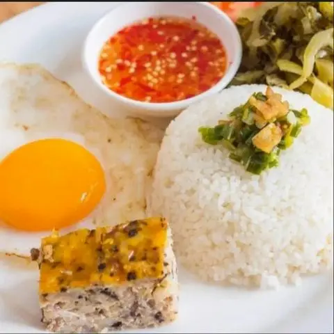 Hình ảnh Cơm tấm chả trứng