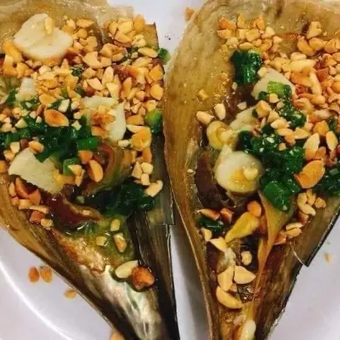 Hình ảnh Combo 2 sò mai nướng mỡ hành