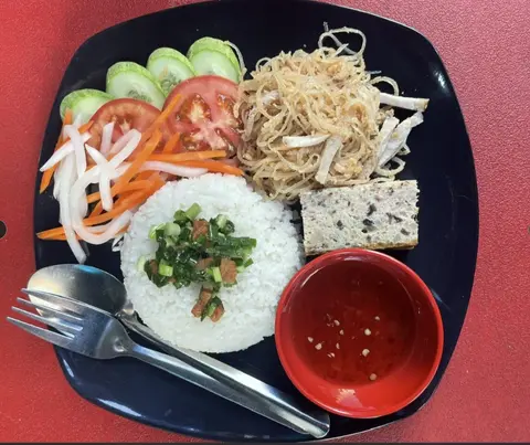 Hình ảnh Cơm bì chả - nước sâm