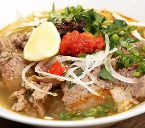 Hình ảnh Bún bò tái