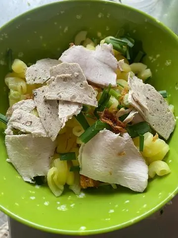 Hình ảnh Nui thịt bò viên